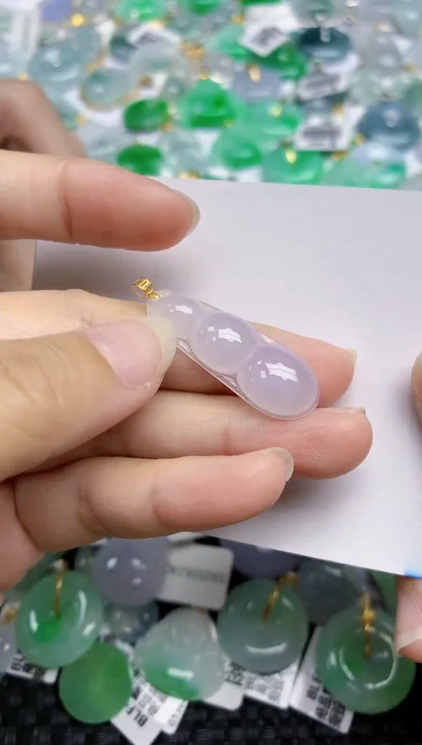 翡翠未镶嵌颈饰天然A货翡翠