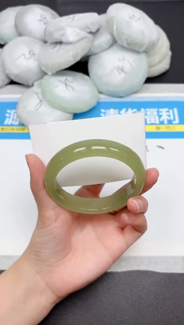 未镶嵌手镯石英质玉241-60.5