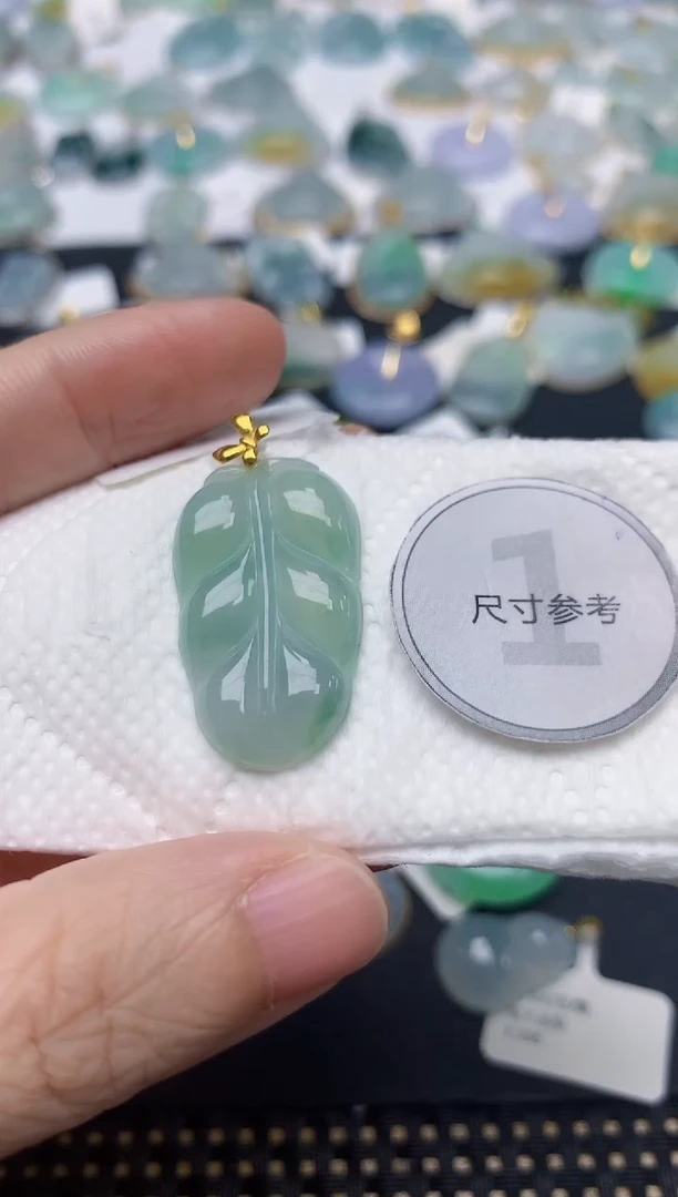 颈饰18K金镶嵌翡翠天然缅甸A货翡翠
