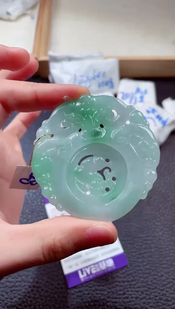 翡翠未镶嵌颈饰00004400