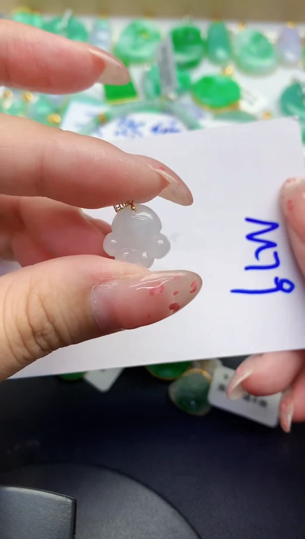 翡翠18K金镶嵌颈饰缅甸天然翡翠A货