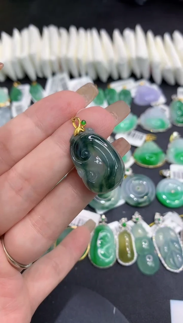 吊坠(不含链)18K金镶嵌翡翠111
