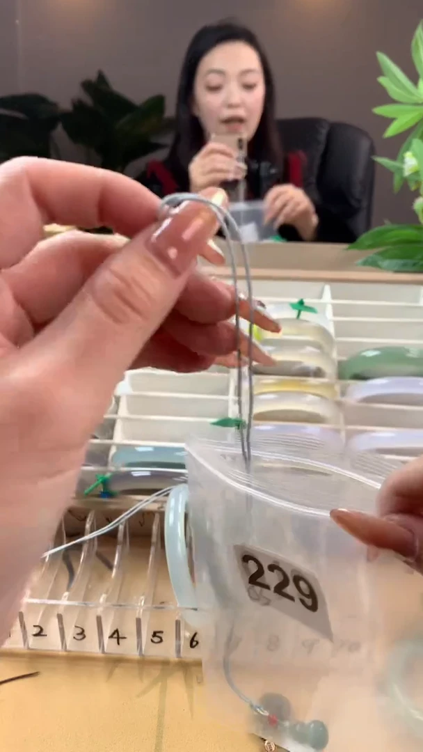 【闪购商品】玛瑙/玉髓手镯未镶嵌229