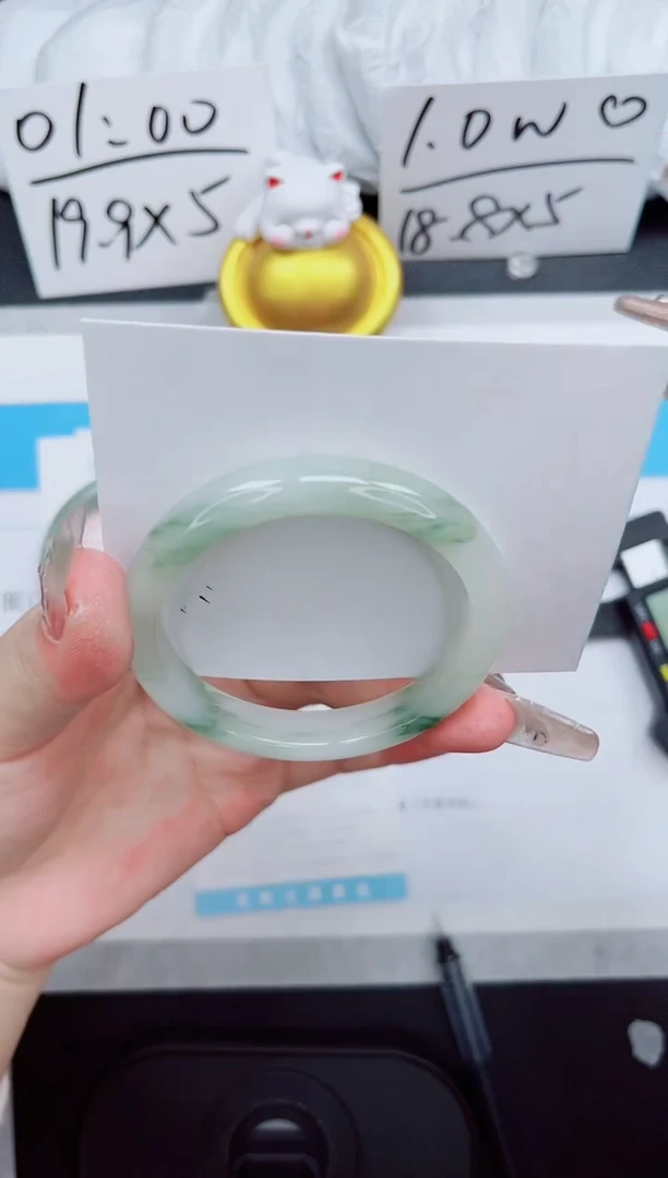 【闪购商品】石英质玉手镯未镶嵌144