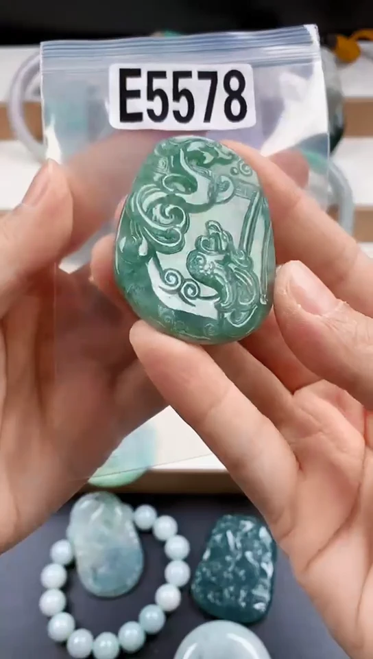 颈饰未镶嵌翡翠天然翡翠吊坠挂件