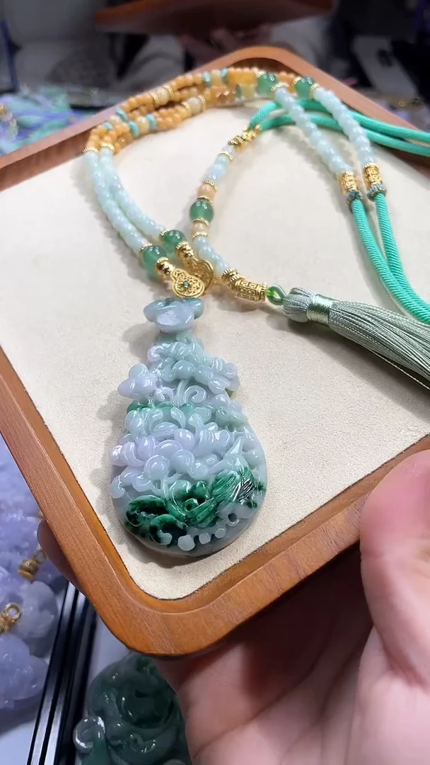 【闪购商品】翡翠颈饰未镶嵌吊坠