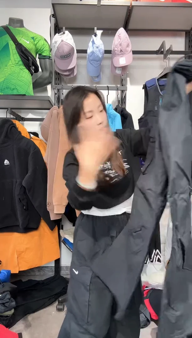 1426  编码 瑕疵款直播间过款为准 尺码