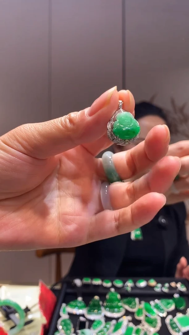 【闪购商品】翡翠吊坠(不含链)18K金镶嵌佛公