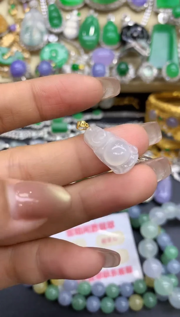 颈饰18K金镶嵌翡翠41-中国好珍宝