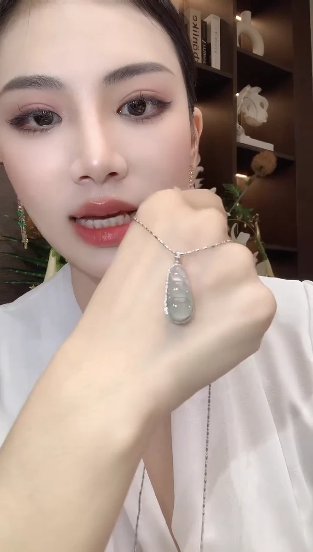 吊坠(不含链)18K金镶嵌翡翠A15