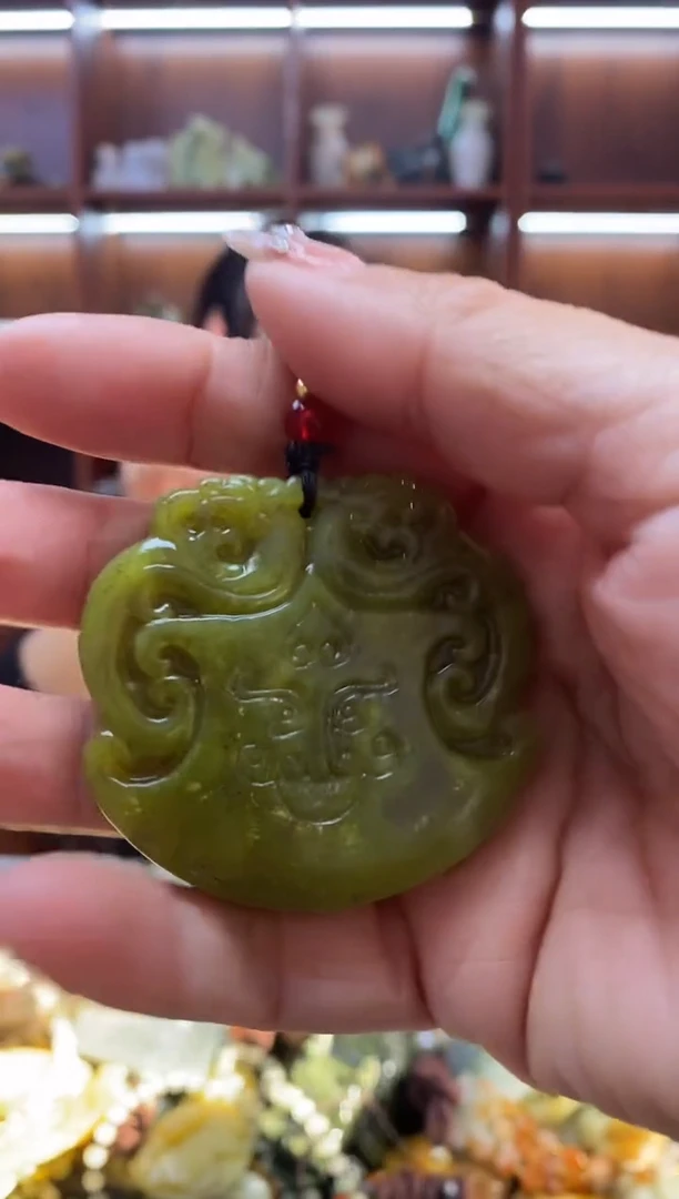 未镶嵌蛇纹石玉挂件