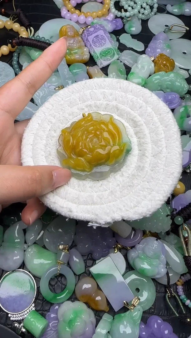 颈饰未镶嵌翡翠缅甸翡翠吊坠