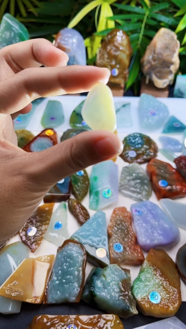 未镶嵌定制翡翠翡翠