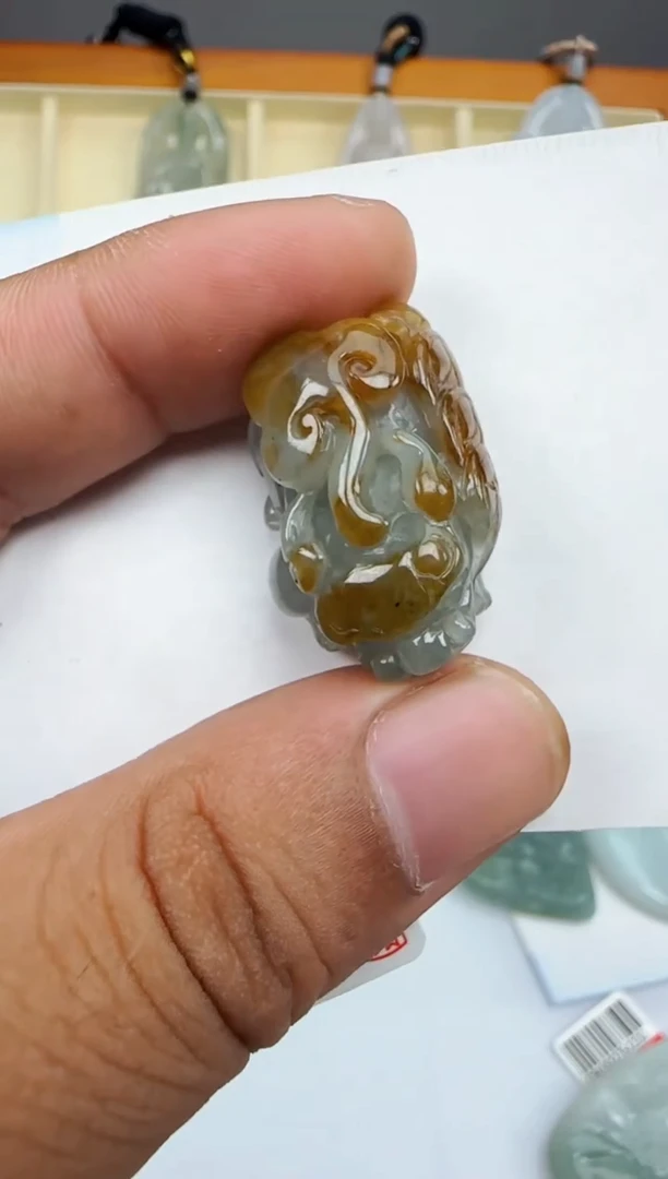 翡翠未镶嵌颈饰缅甸天然A货翡翠