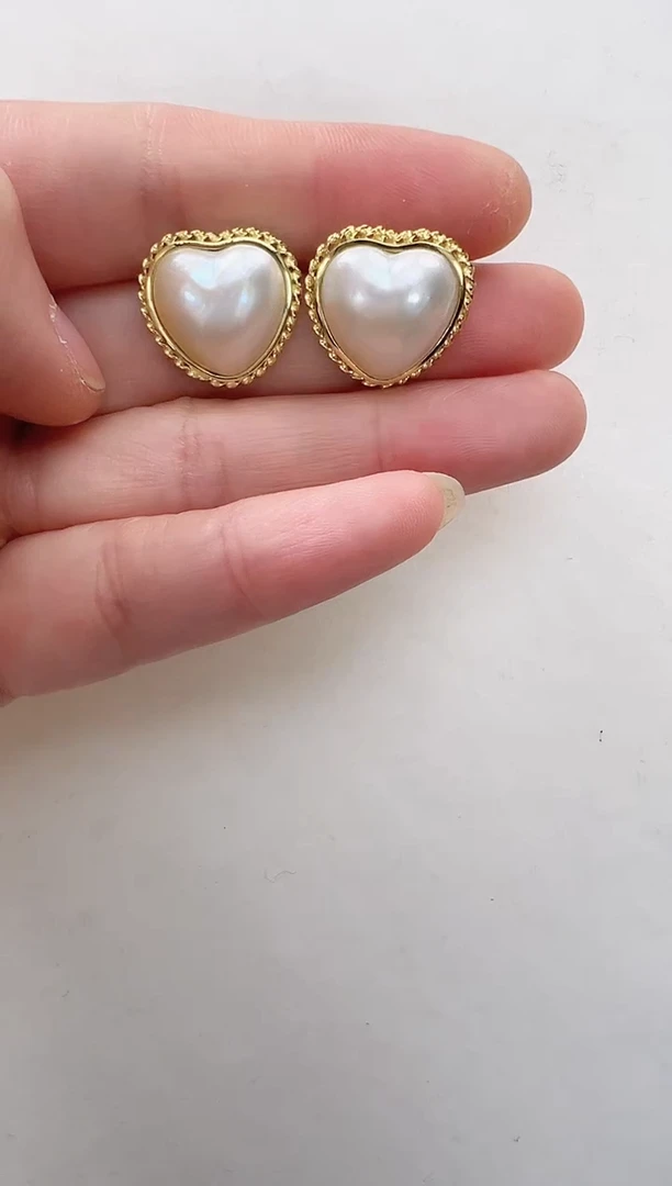 【闪购商品】拼合珍珠（马贝珠）耳饰银S925镶嵌麻花爱心