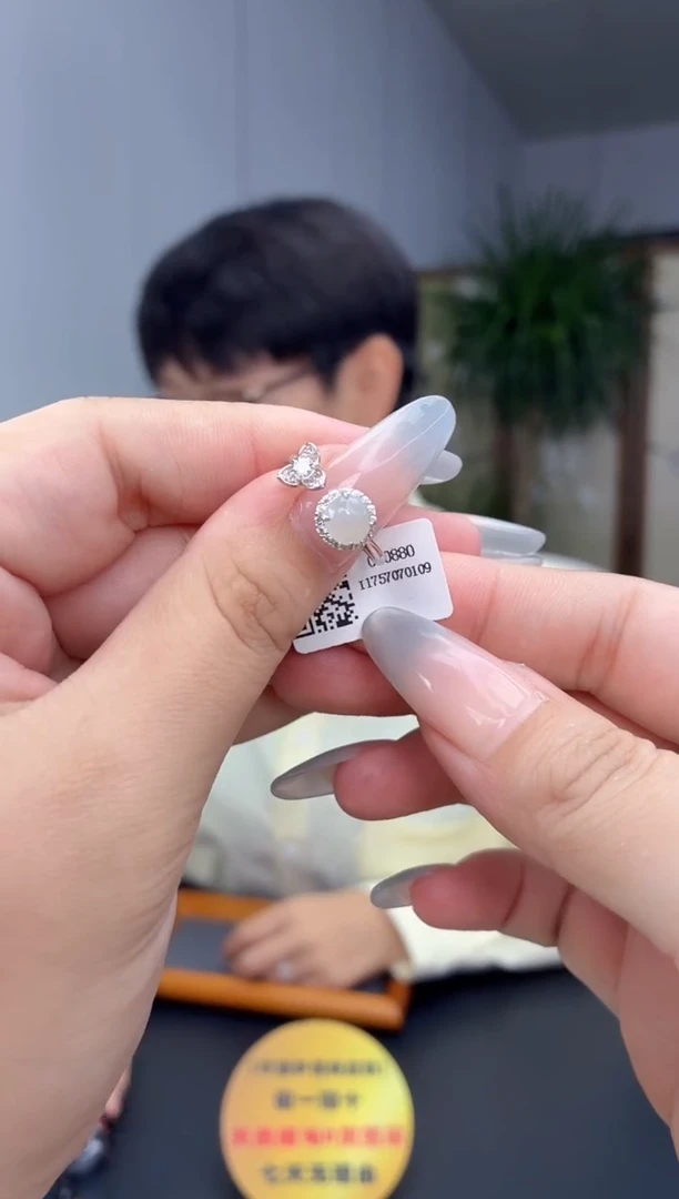 颈饰银S925镶嵌翡翠1111111111111