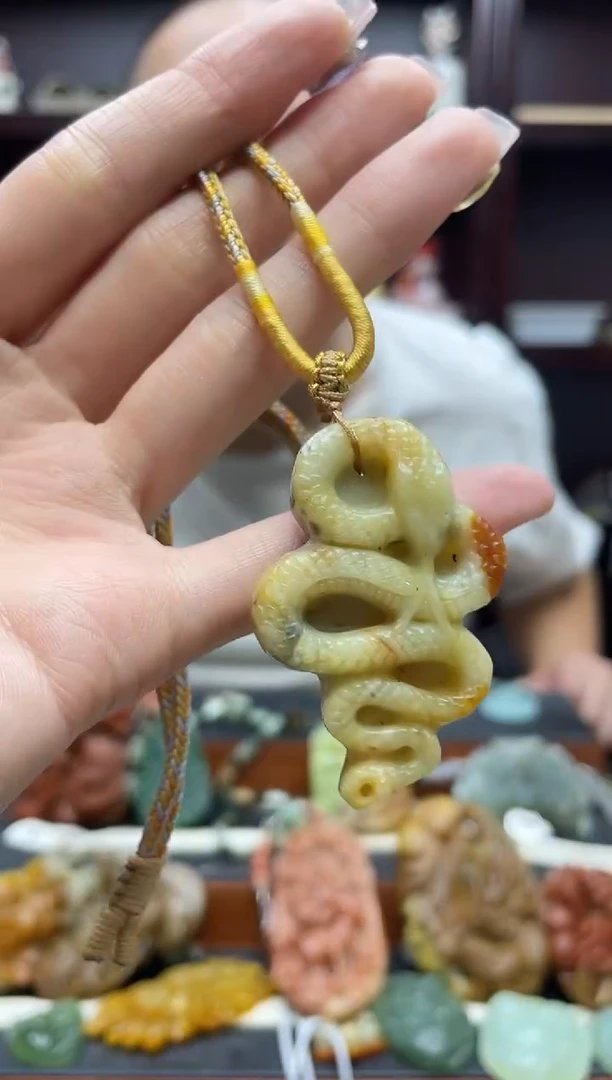 未镶嵌岫玉吊坠·