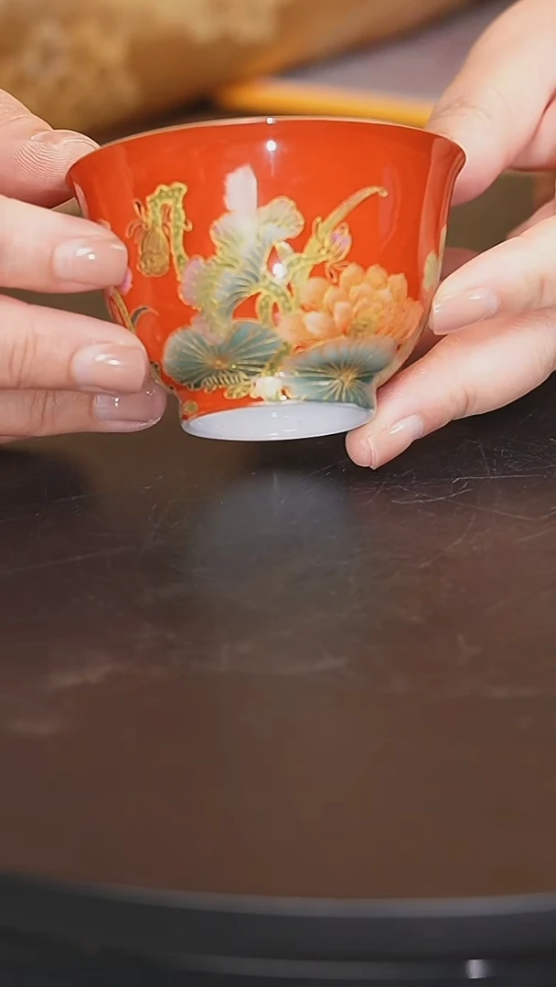 摆件景德镇郎红掐金丝荷趣