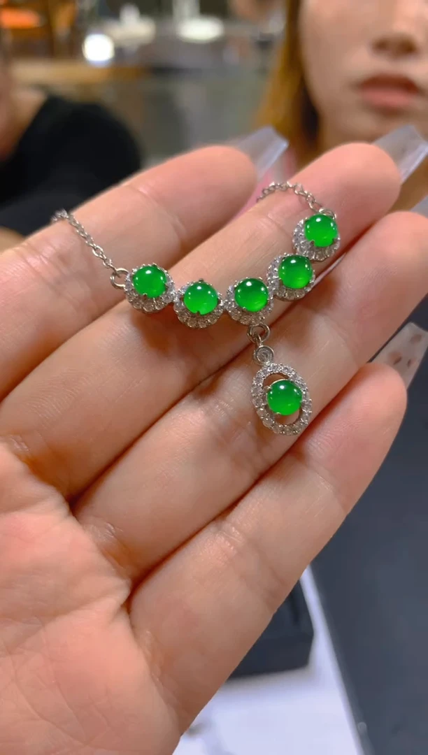 吊坠(赠链)未镶嵌翡翠多样性发一