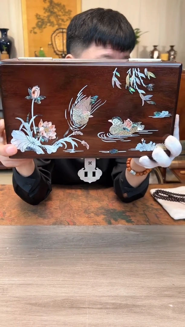 【闪购商品】红酸枝木类成套家具大红酸枝 嵌螺钿百年好合31*18*11