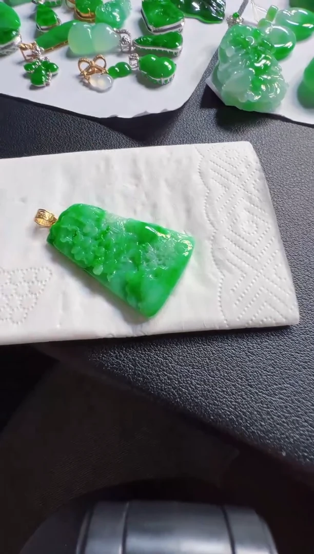 吊坠(不含链)18K金镶嵌翡翠3680