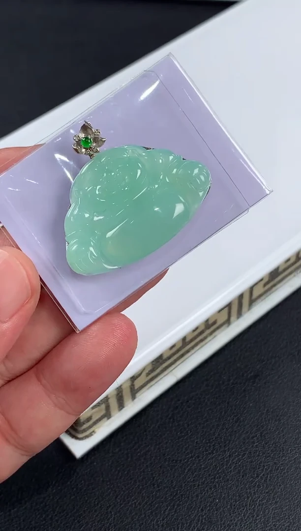 颈饰18K金镶嵌翡翠轩***友翡翠