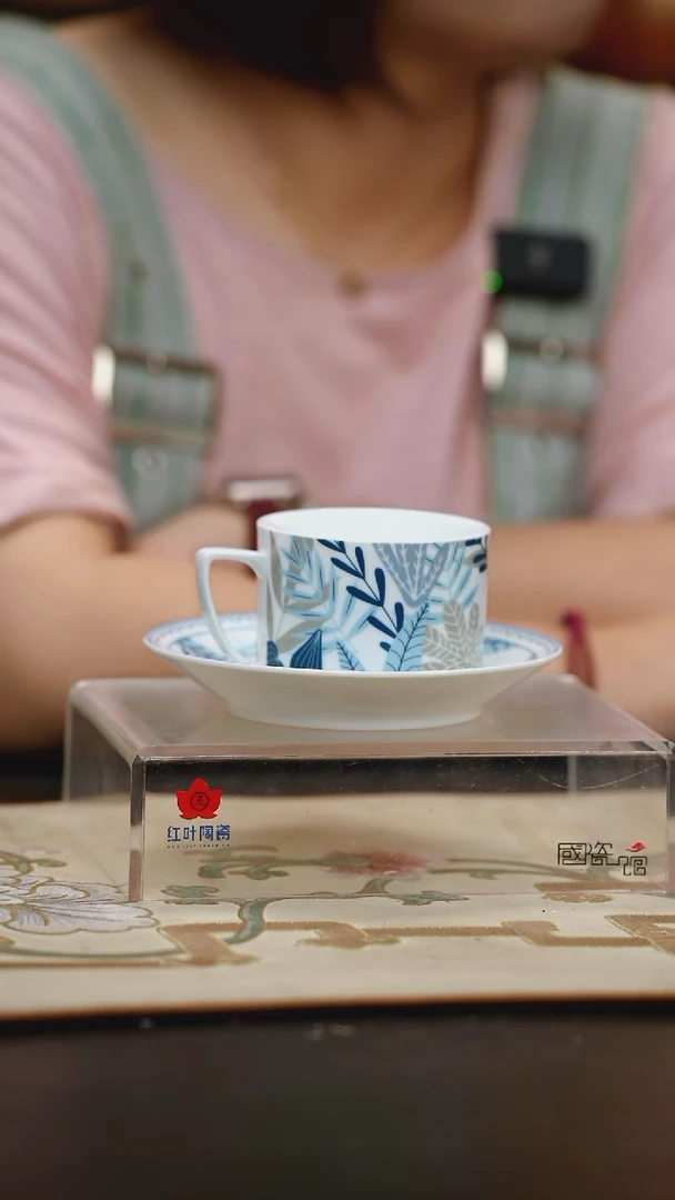 1个正价春华实录咖啡杯套组（繁）