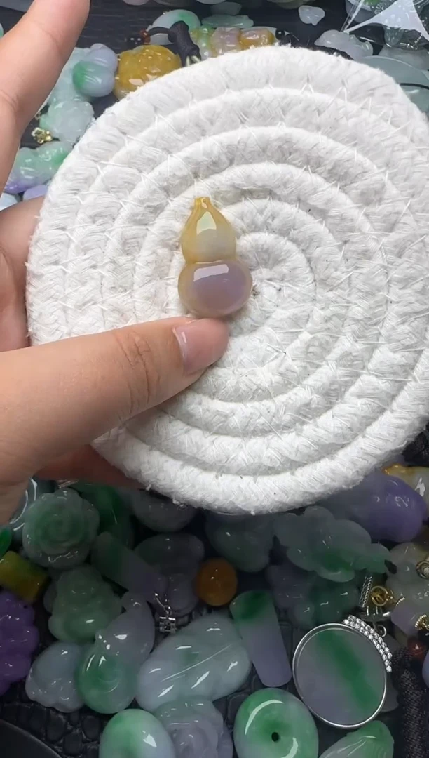颈饰未镶嵌翡翠缅甸翡翠吊坠