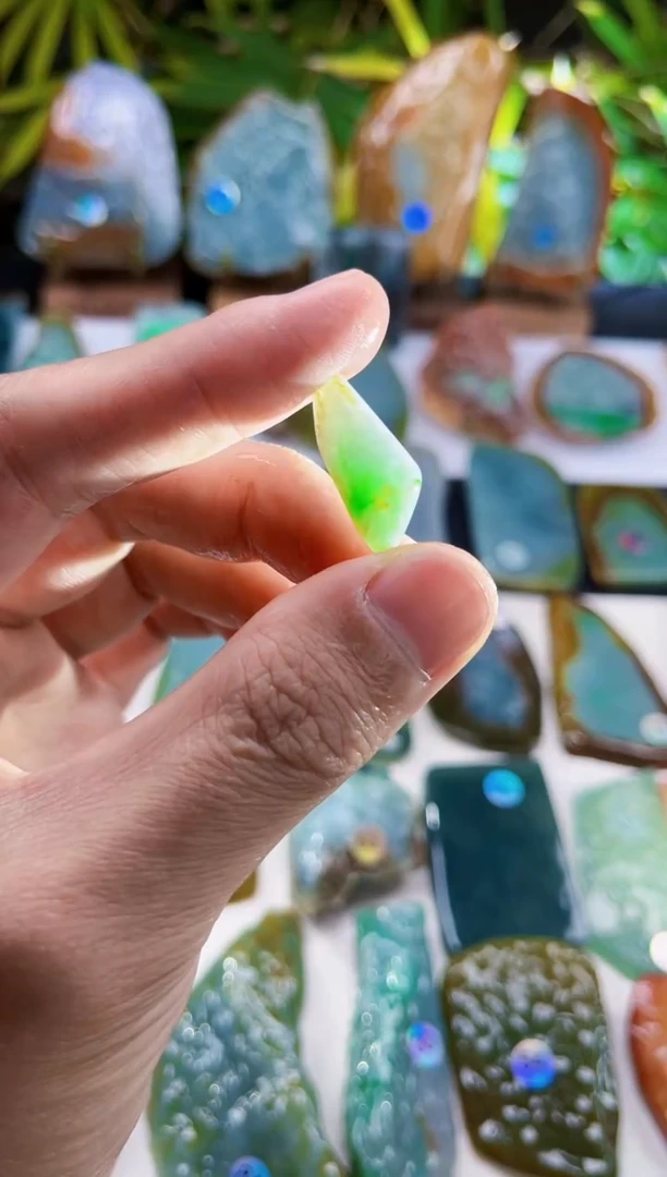 未镶嵌定制翡翠翡翠