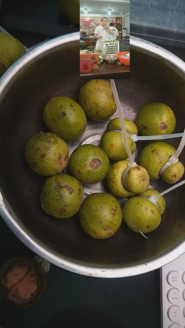 文玩核桃把件青皮葫芦4个盘6个（售出不退不换）