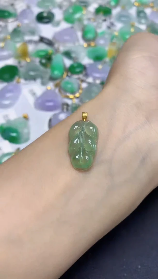 颈饰18K金镶嵌翡翠天然缅甸翡翠A货百元以上9元证书费自理