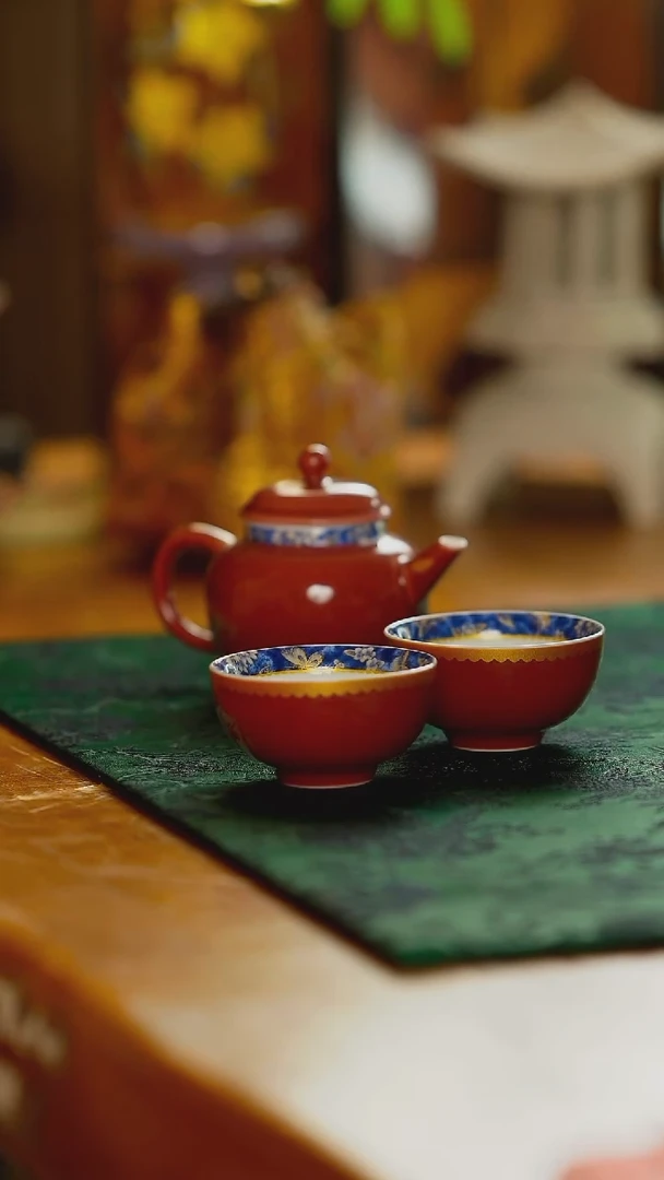 故宫红茶壶1杯子2壶承1