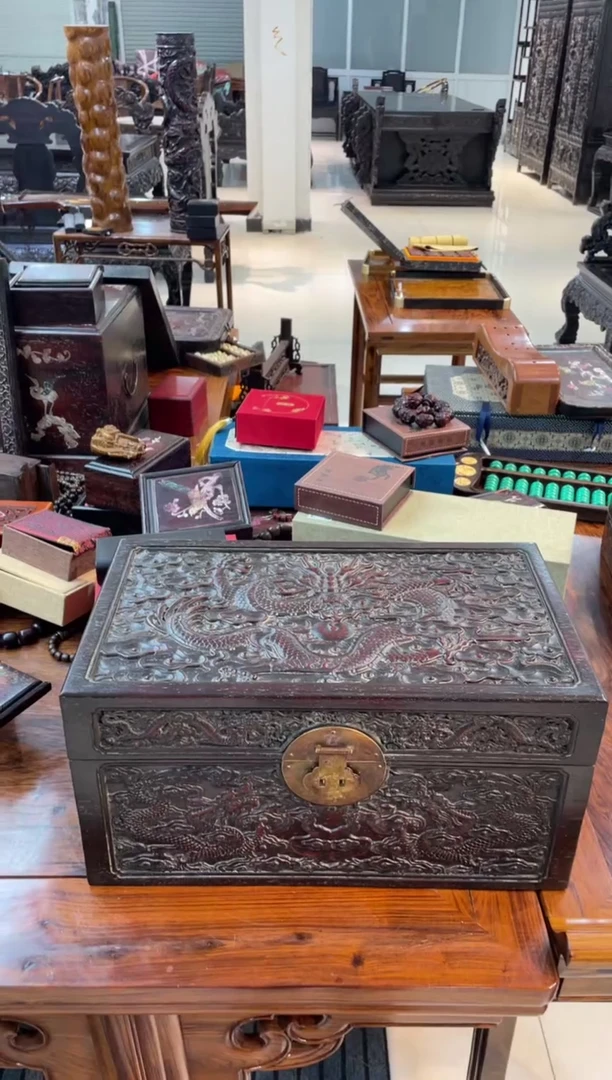 【闪购商品】木紫檀雕龙侧翻箱40*