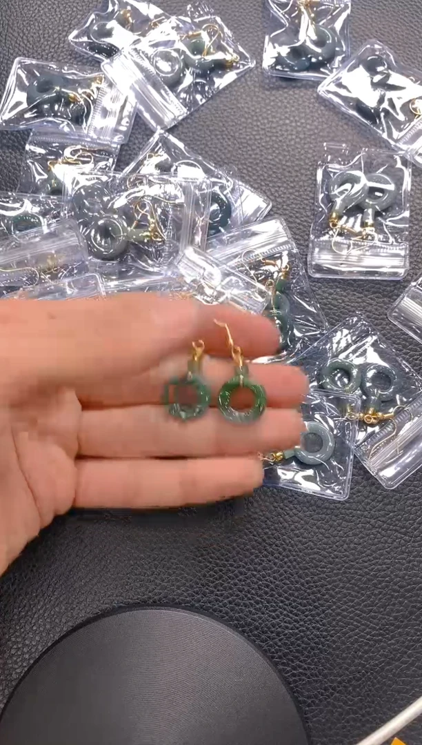 【闪购商品】翡翠耳饰合金随机发一