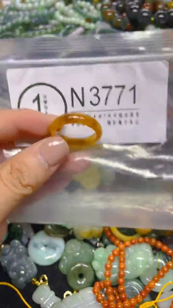 颈饰未镶嵌翡翠23/ N /翡翠A货，一件也是批发价
