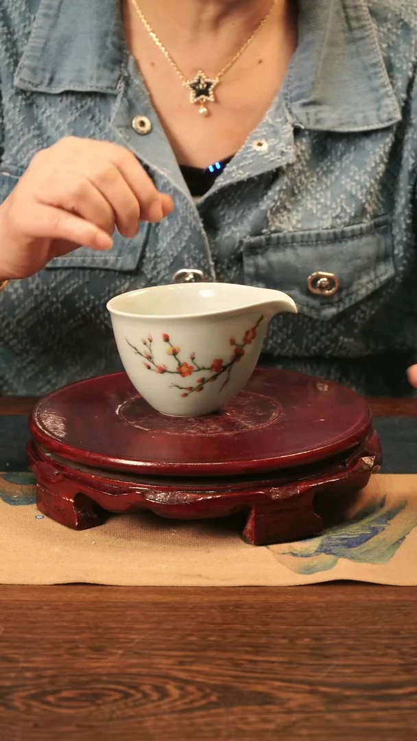 釉中彩 梅花画 公道杯