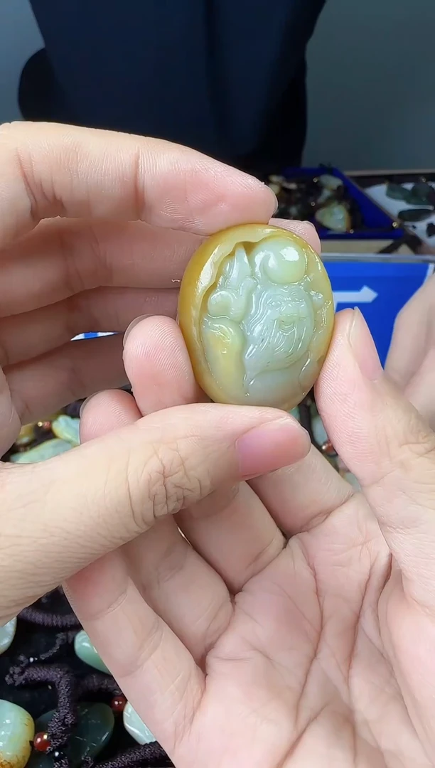 和田玉未镶嵌颈饰1