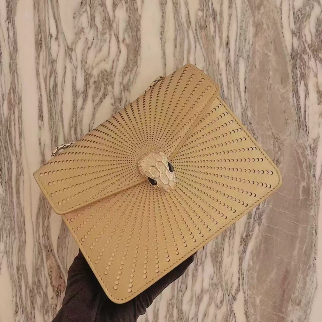 95新 BVLGARI/宝格丽 展会外场！ 宝格丽 金色蛇头包小号