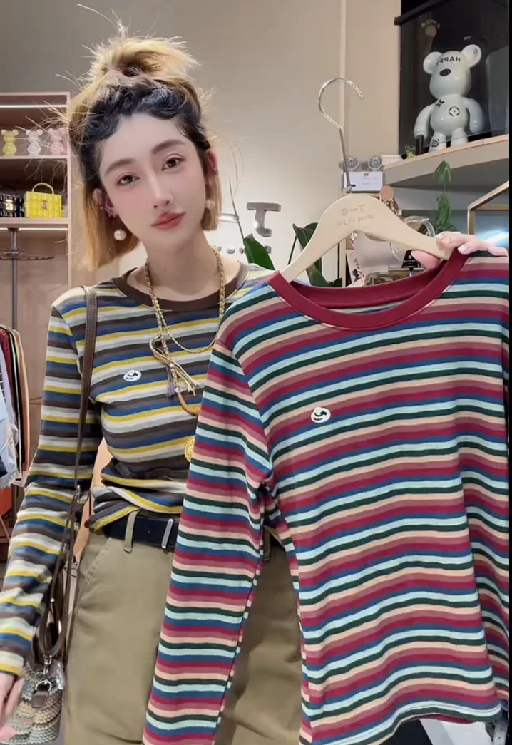 2025秋新款时尚设计感圆领条纹长袖T恤女修身显瘦百搭上衣女时尚