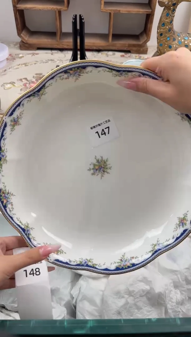 瓷片M****绯Z         147