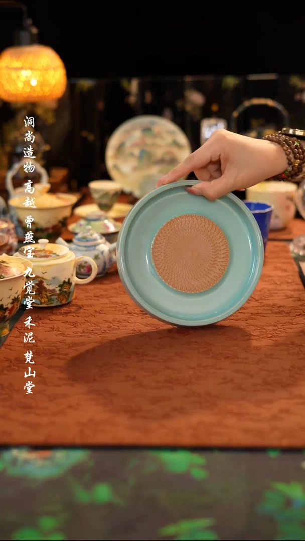 青瓷大壶承·········