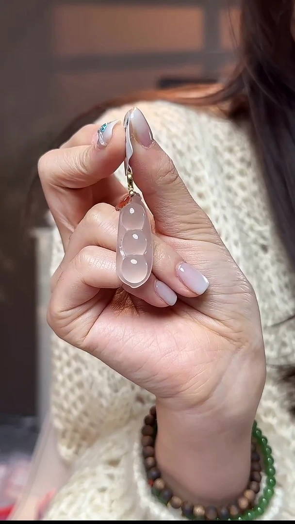 吊坠(不含链)18K金镶嵌南红玛瑙南红冰飘福豆镶18K金扣头吊坠