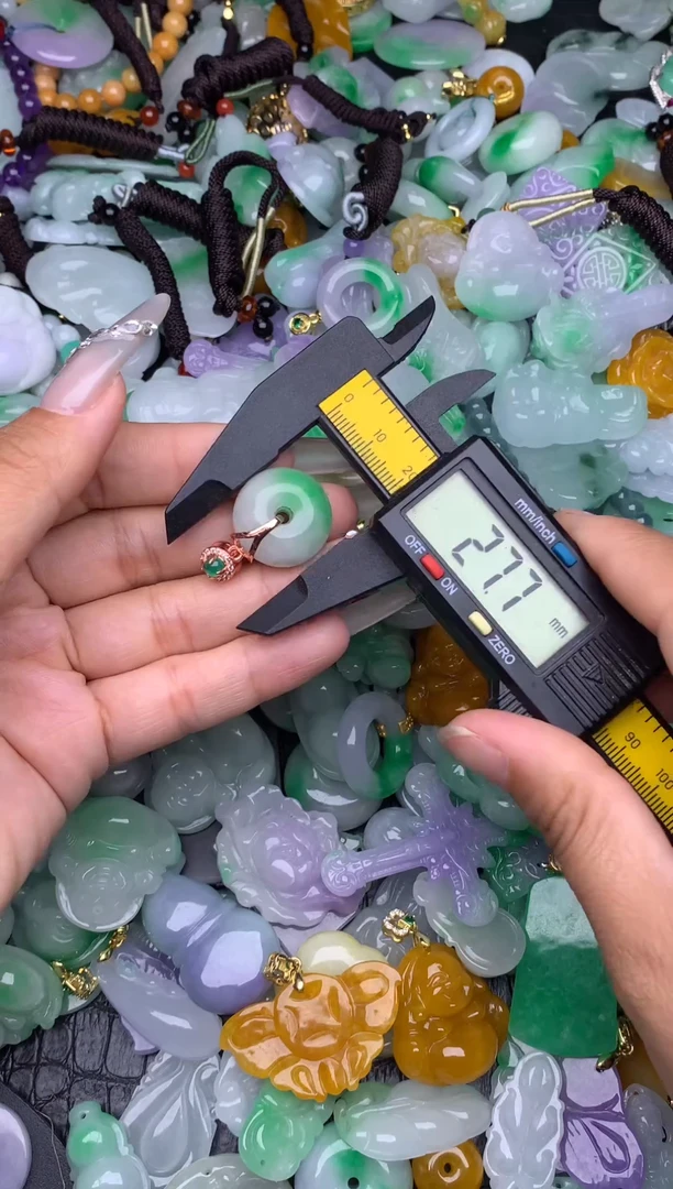 翡翠未镶嵌颈饰天然缅甸翡翠吊坠