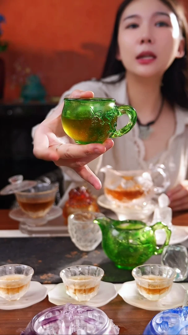 流*古法琉璃绿色梅花侧把杯