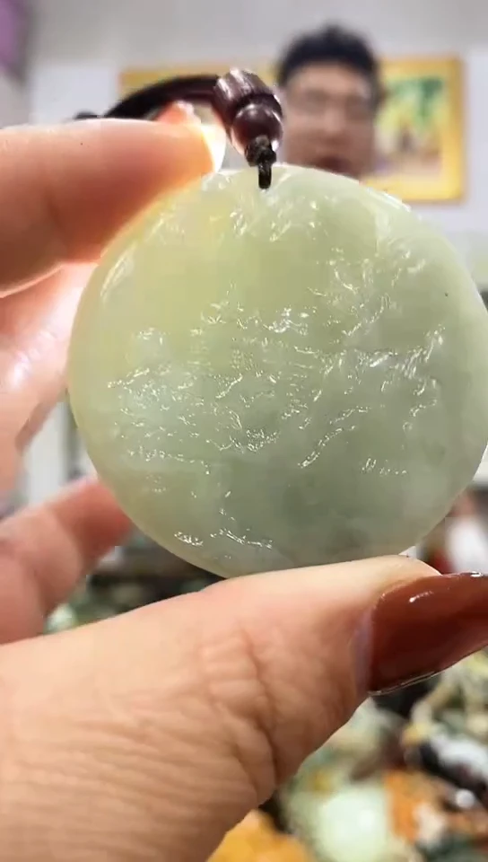 未镶嵌蛇纹石玉吊坠