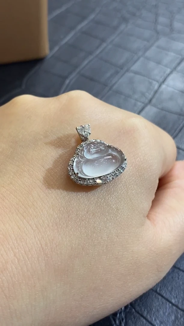 颈饰18K金镶嵌翡翠收到货48小时鉴赏期（超时不退不换）