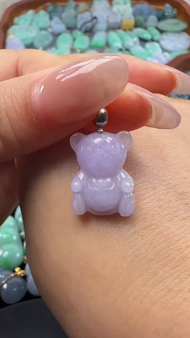 翡翠18K金镶嵌吊坠(不含链)榴**返熊