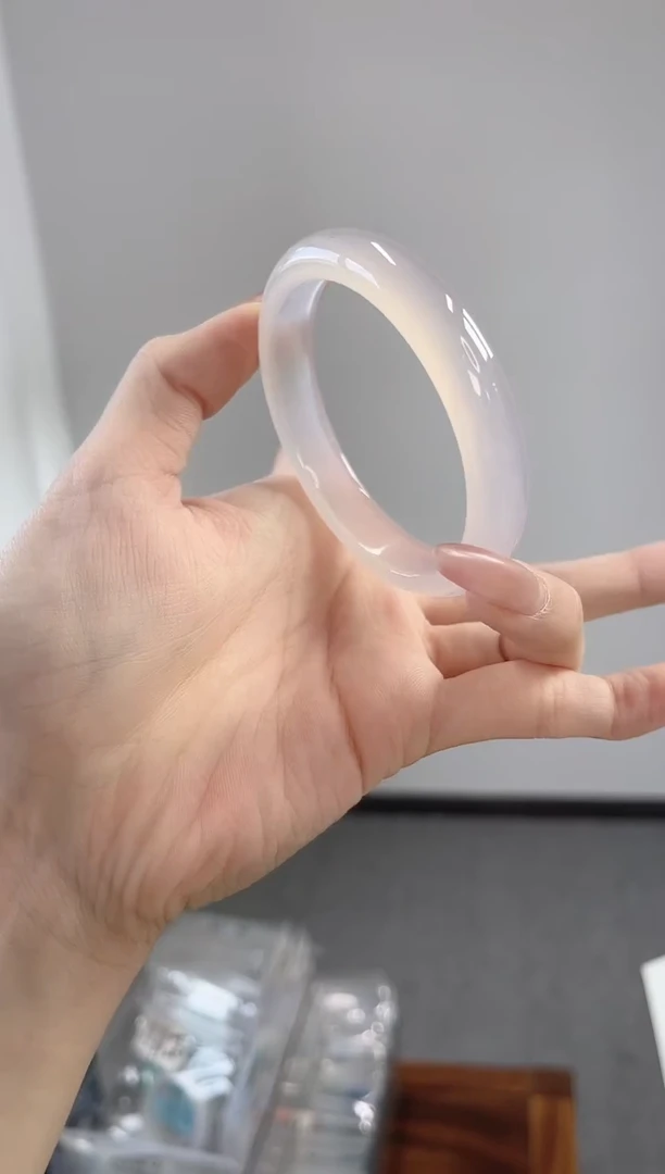 玛瑙/玉髓手镯未镶嵌58圈