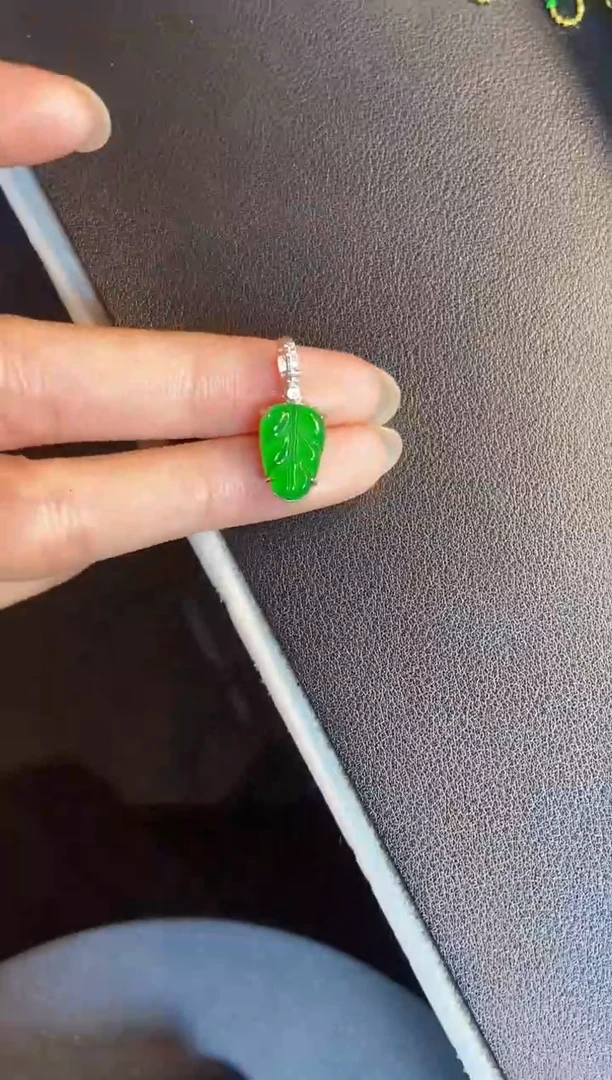 吊坠(不含链)银S925镶嵌翡翠可**麻天然A货翡翠