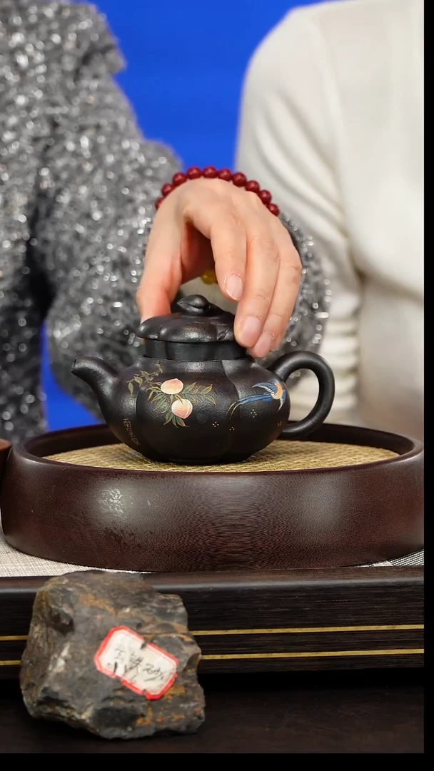 茶壶紫砂张杏娟/上合桃/玄铁砂/200毫升